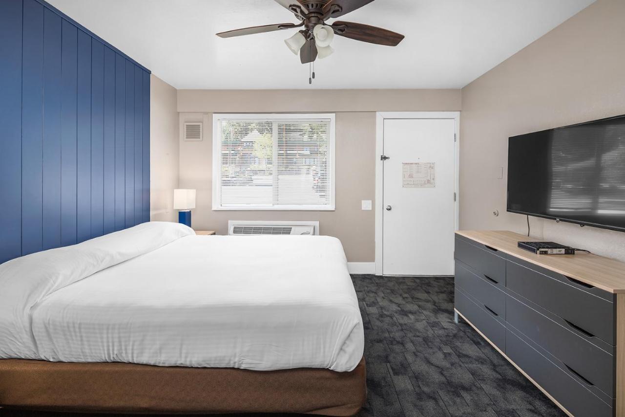 The Inn At Boatworks, Lake Tahoe ทาโฮซิตี ภายนอก รูปภาพ