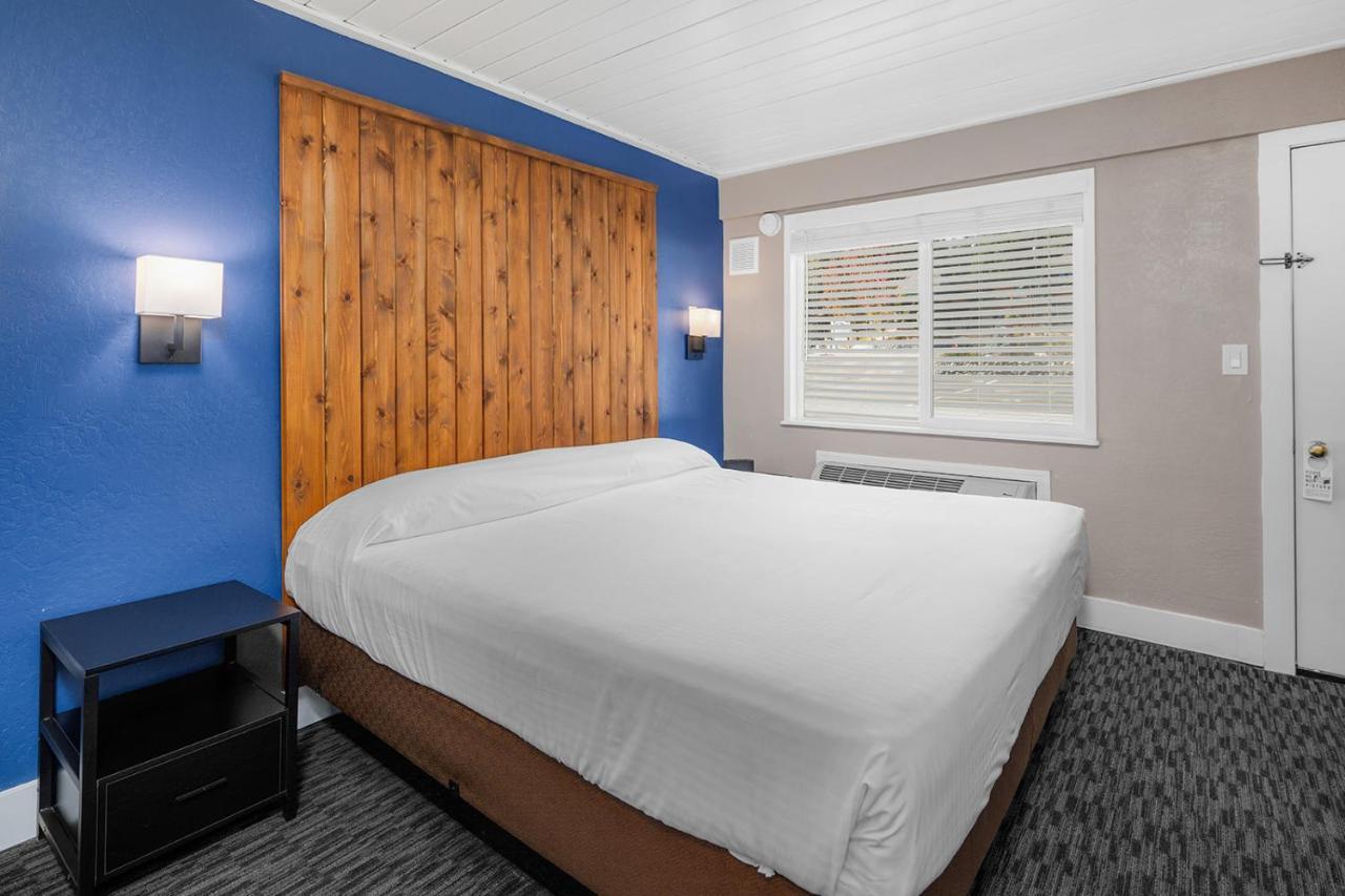 The Inn At Boatworks, Lake Tahoe ทาโฮซิตี ภายนอก รูปภาพ