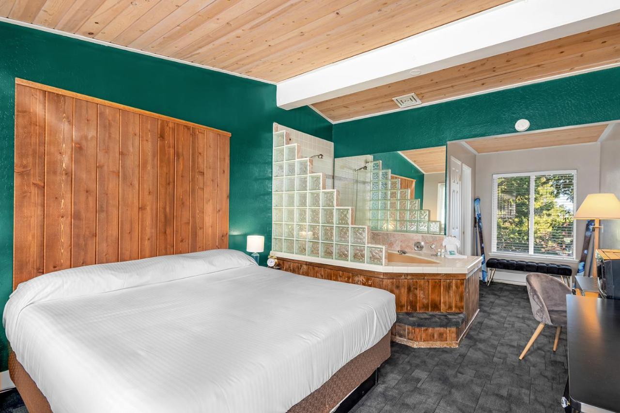 The Inn At Boatworks, Lake Tahoe ทาโฮซิตี ภายนอก รูปภาพ
