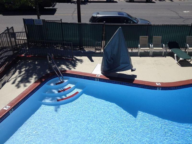 The Inn At Boatworks, Lake Tahoe ทาโฮซิตี ภายนอก รูปภาพ