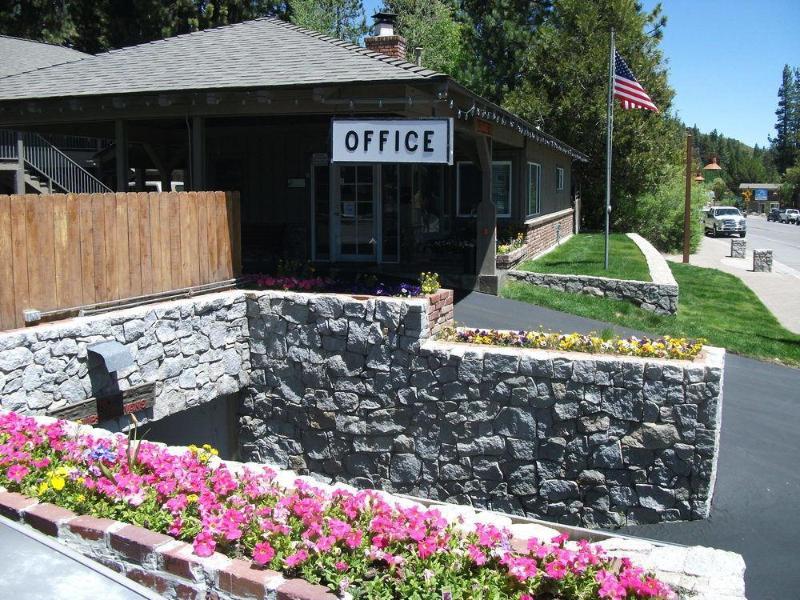The Inn At Boatworks, Lake Tahoe ทาโฮซิตี ภายนอก รูปภาพ