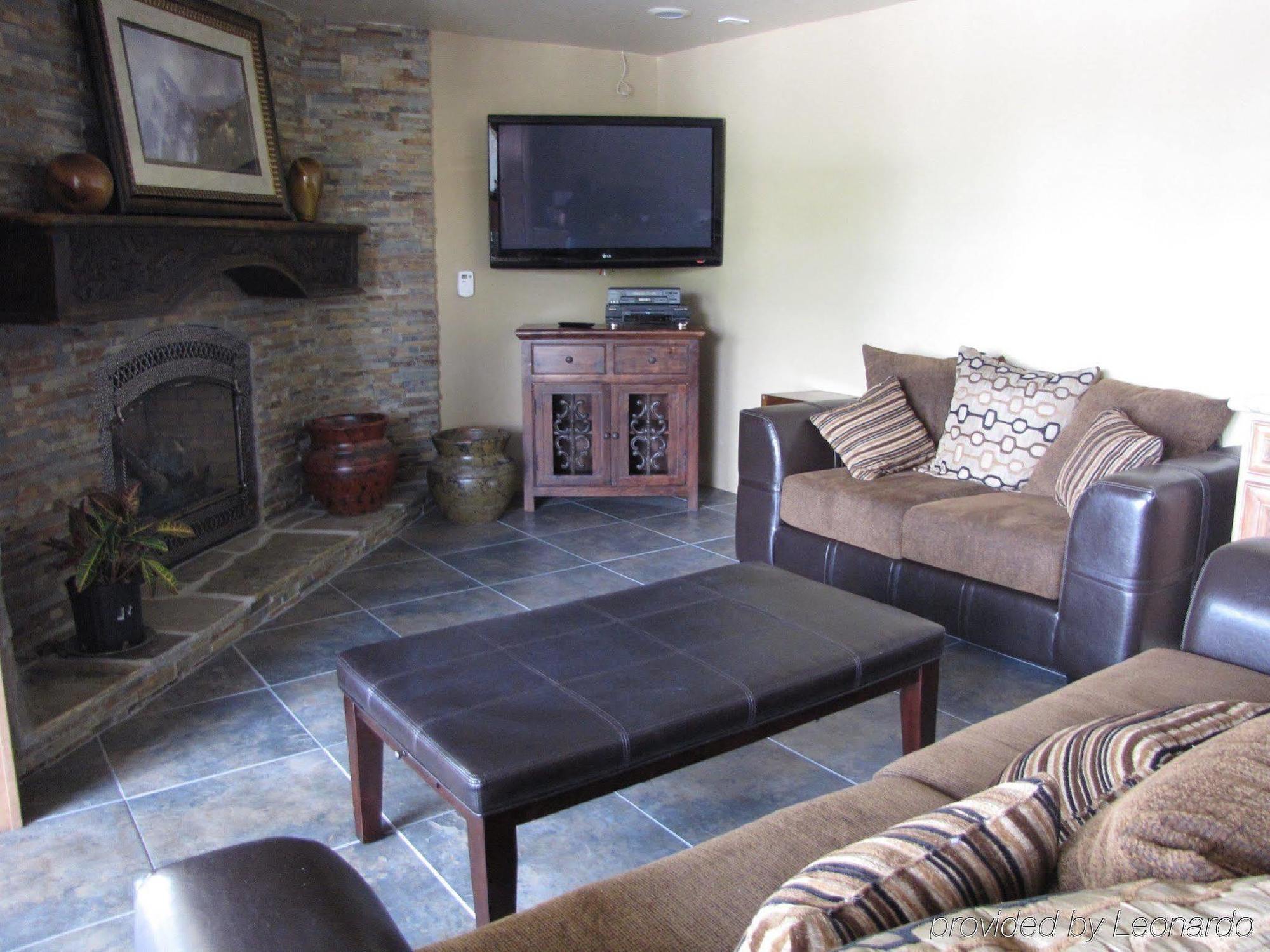 The Inn At Boatworks, Lake Tahoe ทาโฮซิตี ภายนอก รูปภาพ